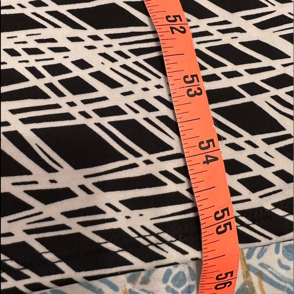 Sleeveless Black and White Dress Size 18/20 - Picture 8 of 8